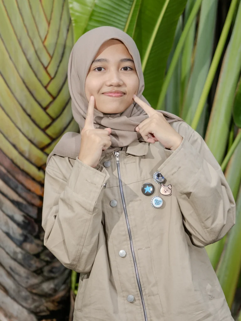 13. GALUH PUTRI AL MECCA  YUD2353