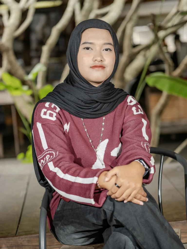 25. NUR LAILI ISNAINI  YUD2391