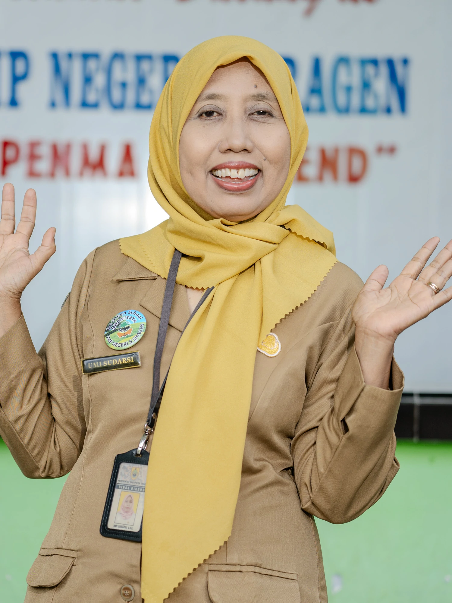 5. Umi Sudarsi,S.Pd YUD3154